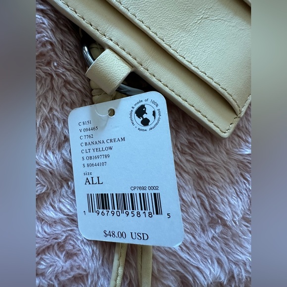 NWT FLAWED Free People Sun's Out Downtown Leather Crossbody Wallet Banana Cream - Picture 5 of 10